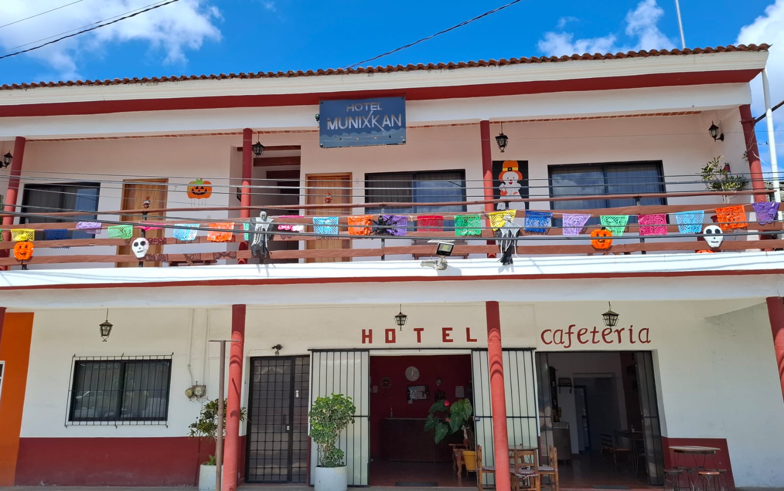 Fachada del Hotel Munixkan en Mecapalapa, Puebla